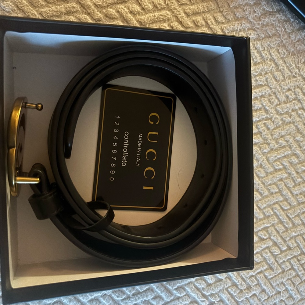Gucci Black Leather Belt with Gold Buckle - Picture 3 of 4